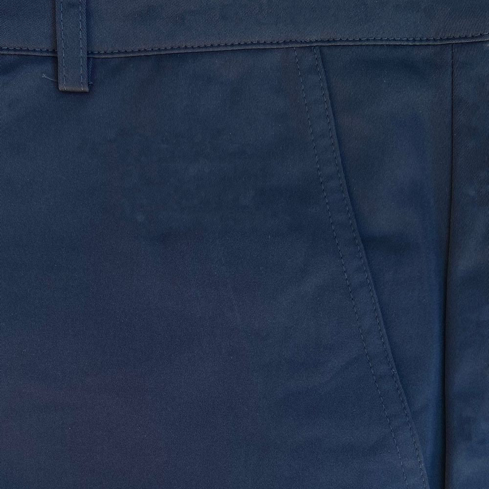 Hole Black Golf Poche de pantalon et bermudas de golf marine, zoom sur la poche de devant avec fine couture