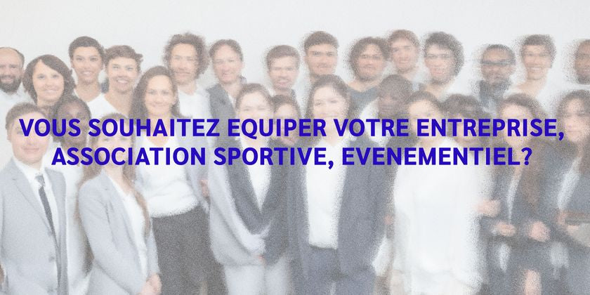 Photo d'une entreprise et de ses 50 salariés qui sont prêt à passer une commande chez Hole Black Golf